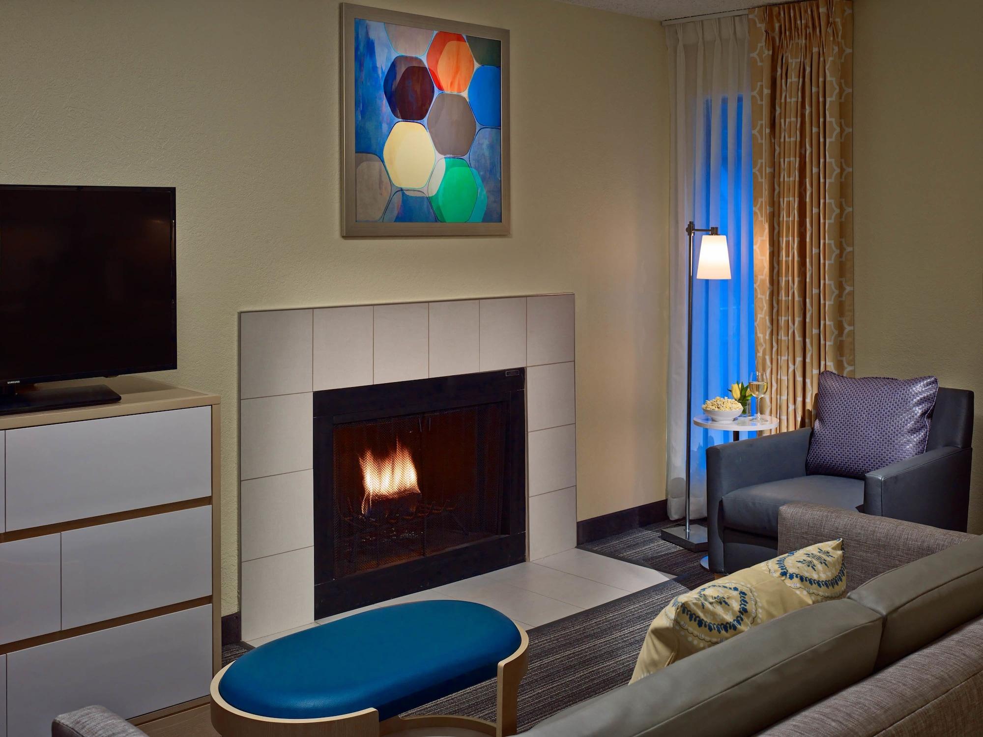 Sonesta Simply Suites Cleveland Airport Middleburg Heights Exterior photo