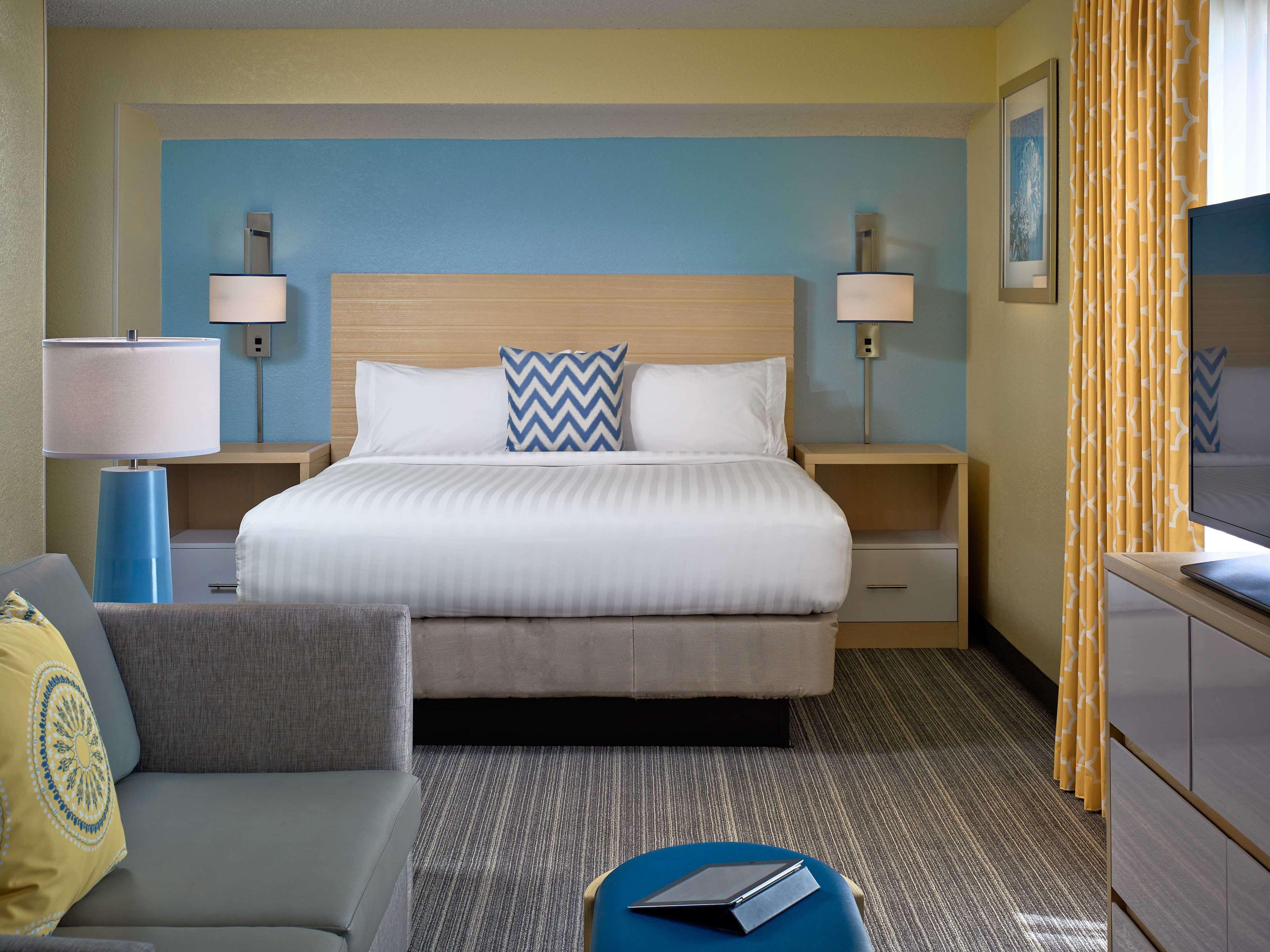 Sonesta Simply Suites Cleveland Airport Middleburg Heights Exterior photo