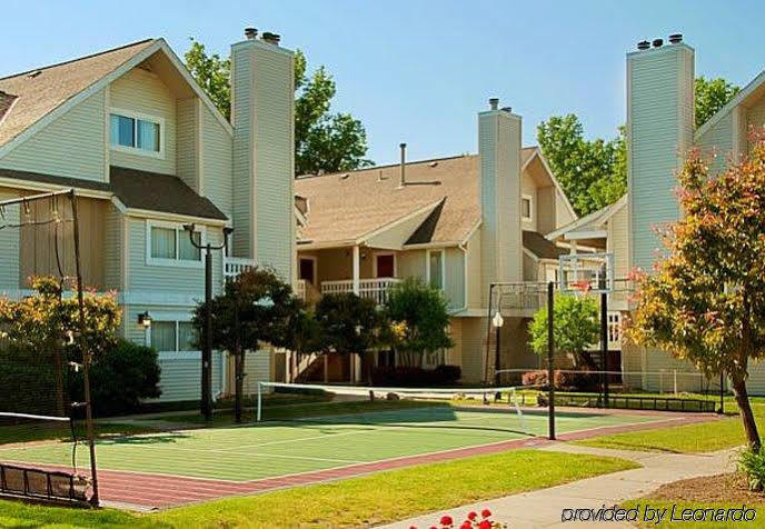 Sonesta Simply Suites Cleveland Airport Middleburg Heights Exterior photo